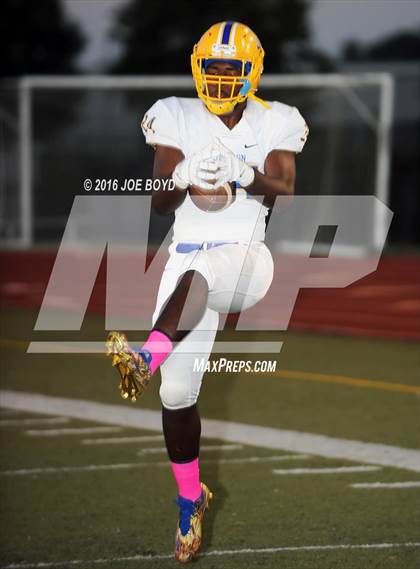 Thumbnail 2 in Lee vs. Jemison photogallery.