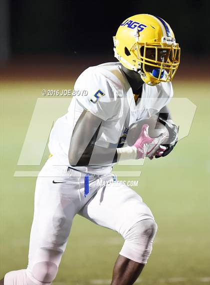 Thumbnail 2 in Lee vs. Jemison photogallery.