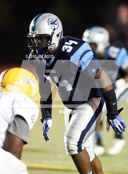 Thumbnail 3 in Lee vs. Jemison photogallery.