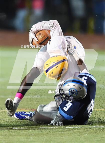 Thumbnail 3 in Lee vs. Jemison photogallery.