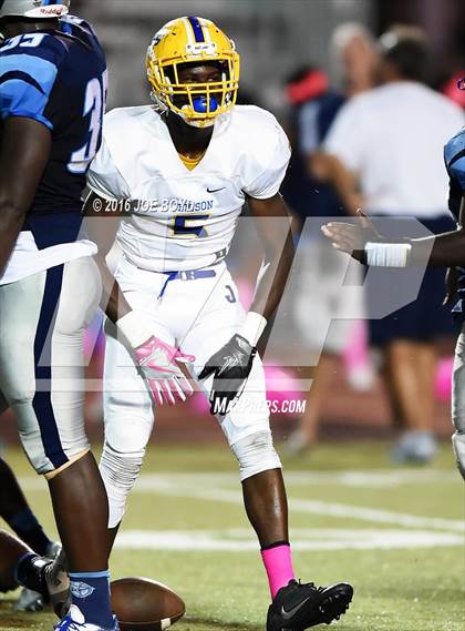 Thumbnail 2 in Lee vs. Jemison photogallery.
