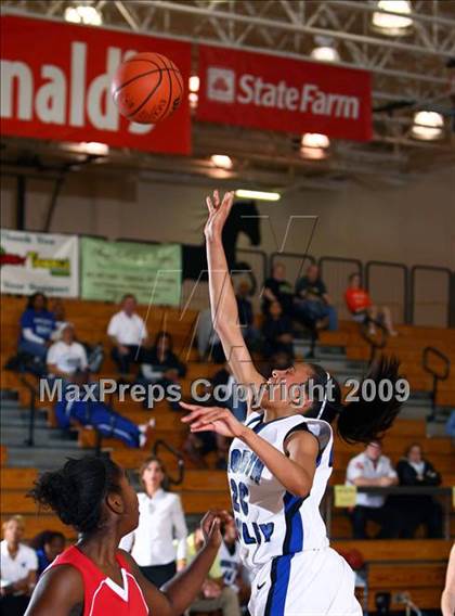 Thumbnail 3 in North Shore vs North Crowley (McDonalds Texas Invitational) photogallery.