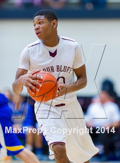 Thumbnail 3 in Flour Bluff vs. Clemens (UIL 4A Regional Semifinals) photogallery.
