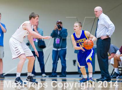Thumbnail 3 in Flour Bluff vs. Clemens (UIL 4A Regional Semifinals) photogallery.