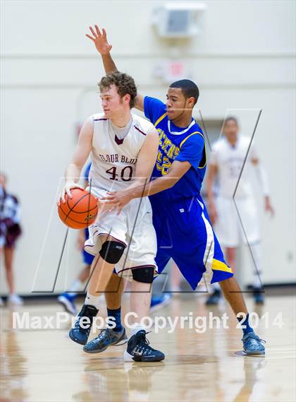Thumbnail 2 in Flour Bluff vs. Clemens (UIL 4A Regional Semifinals) photogallery.