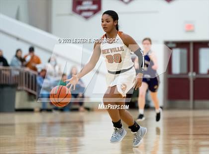 Thumbnail 3 in Jones vs. Navarro (UIL 4A Area Playoffs) photogallery.