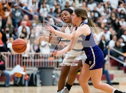 Thumbnail 1 in Jones vs. Navarro (UIL 4A Area Playoffs) photogallery.