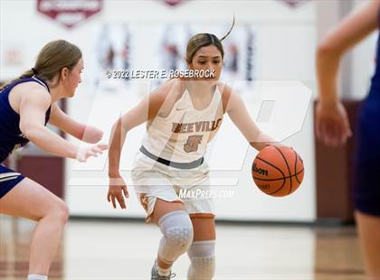 Thumbnail 3 in Jones vs. Navarro (UIL 4A Area Playoffs) photogallery.