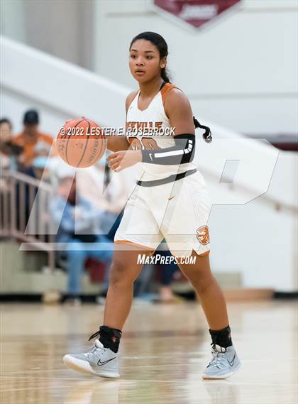 Thumbnail 3 in Jones vs. Navarro (UIL 4A Area Playoffs) photogallery.