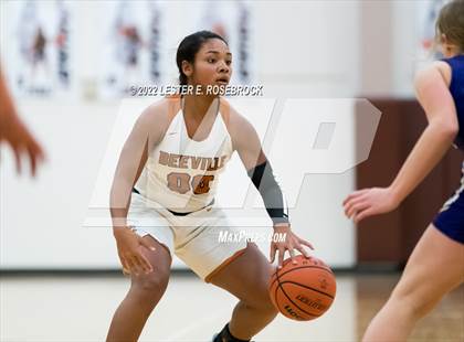 Thumbnail 1 in Jones vs. Navarro (UIL 4A Area Playoffs) photogallery.