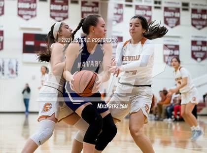 Thumbnail 2 in Jones vs. Navarro (UIL 4A Area Playoffs) photogallery.