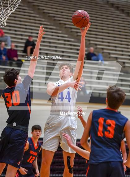 Thumbnail 3 in MacArthur [Douglas] vs Brandeis (NEISD/NISD Basketball Tournament) photogallery.