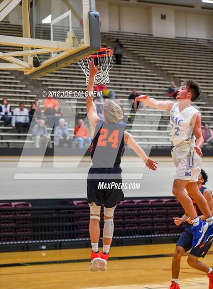 Thumbnail 3 in MacArthur [Douglas] vs Brandeis (NEISD/NISD Basketball Tournament) photogallery.