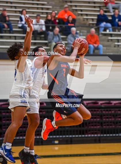 Thumbnail 3 in MacArthur [Douglas] vs Brandeis (NEISD/NISD Basketball Tournament) photogallery.