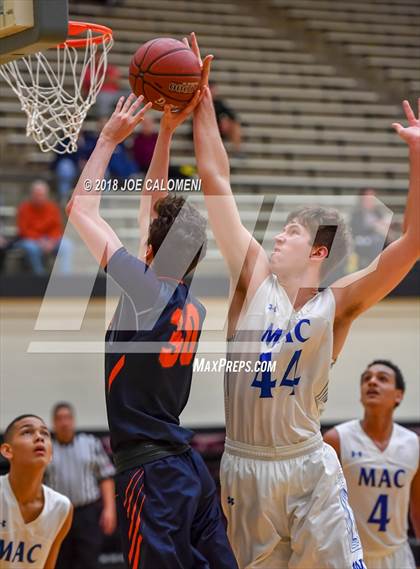Thumbnail 2 in MacArthur [Douglas] vs Brandeis (NEISD/NISD Basketball Tournament) photogallery.