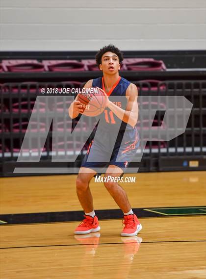 Thumbnail 3 in MacArthur [Douglas] vs Brandeis (NEISD/NISD Basketball Tournament) photogallery.