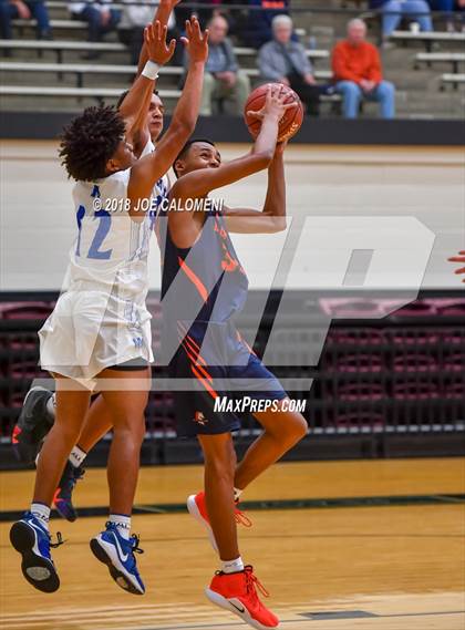 Thumbnail 1 in MacArthur [Douglas] vs Brandeis (NEISD/NISD Basketball Tournament) photogallery.