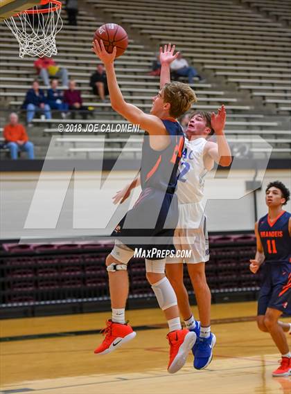 Thumbnail 3 in MacArthur [Douglas] vs Brandeis (NEISD/NISD Basketball Tournament) photogallery.