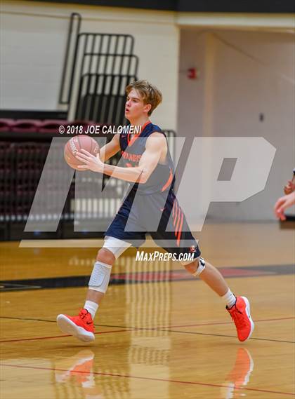 Thumbnail 3 in MacArthur [Douglas] vs Brandeis (NEISD/NISD Basketball Tournament) photogallery.