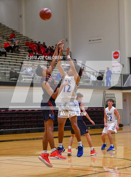 Thumbnail 1 in MacArthur [Douglas] vs Brandeis (NEISD/NISD Basketball Tournament) photogallery.