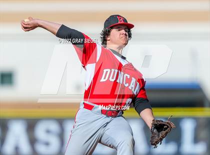 Thumbnail 3 in Perry vs. Duncan photogallery.