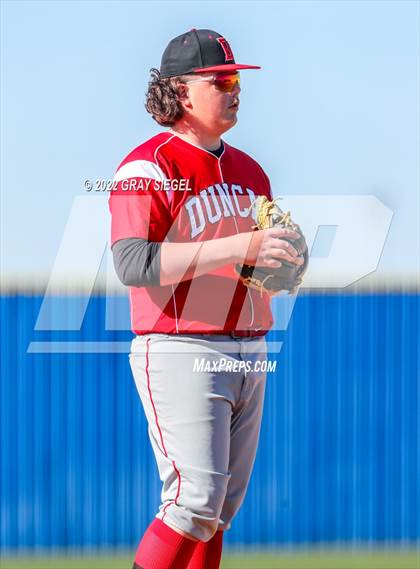 Thumbnail 2 in Perry vs. Duncan photogallery.