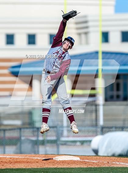 Thumbnail 2 in Perry vs. Duncan photogallery.