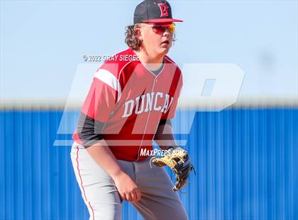 Thumbnail 3 in Perry vs. Duncan photogallery.