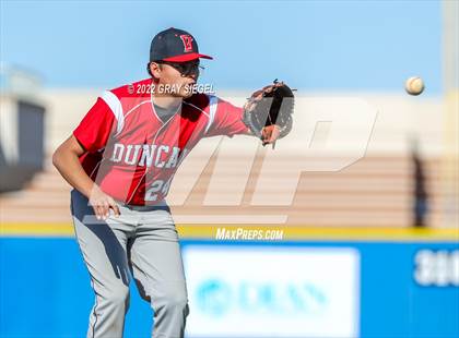 Thumbnail 2 in Perry vs. Duncan photogallery.