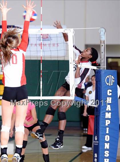 Thumbnail 3 in Albany vs. Cathedral Catholic (CIF State D3 Final) photogallery.