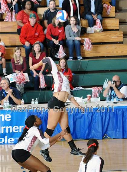 Thumbnail 3 in Albany vs. Cathedral Catholic (CIF State D3 Final) photogallery.