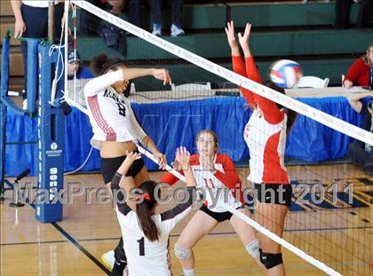 Thumbnail 2 in Albany vs. Cathedral Catholic (CIF State D3 Final) photogallery.