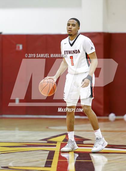 Thumbnail 1 in Etiwanda vs Desert Pines (SoCal Vegas Showdown) photogallery.