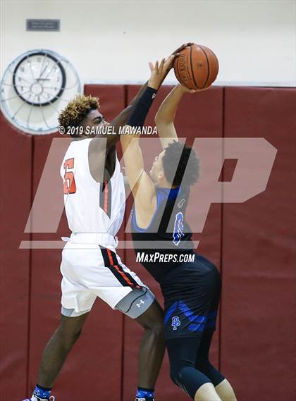 Thumbnail 2 in Etiwanda vs Desert Pines (SoCal Vegas Showdown) photogallery.