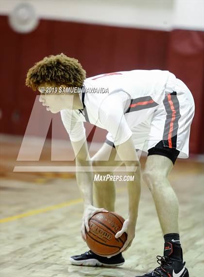 Thumbnail 3 in Etiwanda vs Desert Pines (SoCal Vegas Showdown) photogallery.