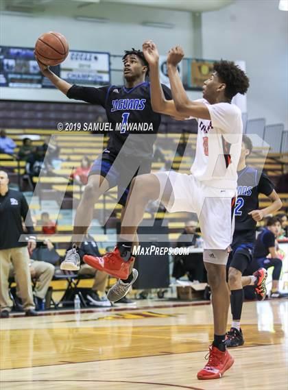Thumbnail 3 in Etiwanda vs Desert Pines (SoCal Vegas Showdown) photogallery.