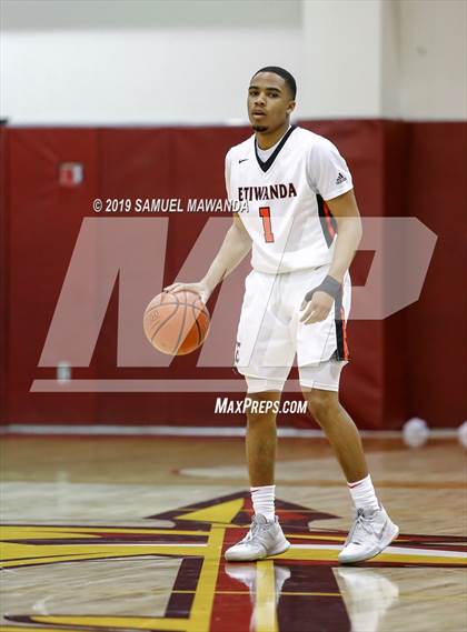 Thumbnail 2 in Etiwanda vs Desert Pines (SoCal Vegas Showdown) photogallery.