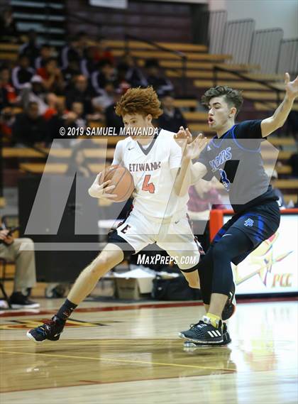 Thumbnail 1 in Etiwanda vs Desert Pines (SoCal Vegas Showdown) photogallery.