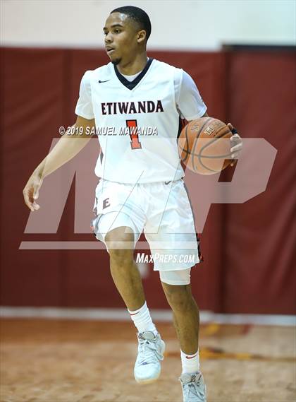 Thumbnail 1 in Etiwanda vs Desert Pines (SoCal Vegas Showdown) photogallery.