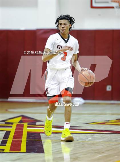 Thumbnail 2 in Etiwanda vs Desert Pines (SoCal Vegas Showdown) photogallery.