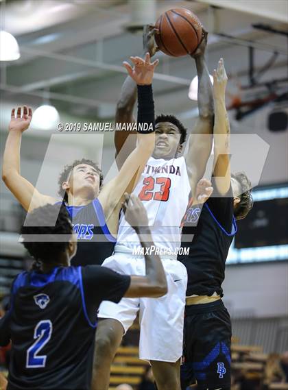 Thumbnail 2 in Etiwanda vs Desert Pines (SoCal Vegas Showdown) photogallery.