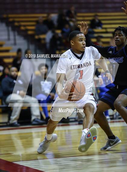 Thumbnail 1 in Etiwanda vs Desert Pines (SoCal Vegas Showdown) photogallery.