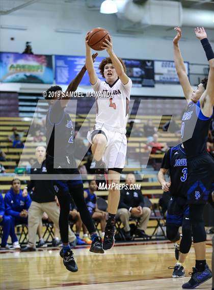 Thumbnail 3 in Etiwanda vs Desert Pines (SoCal Vegas Showdown) photogallery.