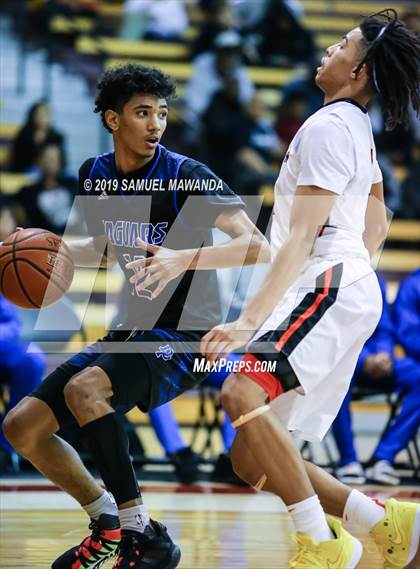 Thumbnail 2 in Etiwanda vs Desert Pines (SoCal Vegas Showdown) photogallery.