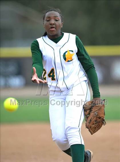 Thumbnail 3 in Cajon vs. Murrieta Valley (Michelle Carew Classic) photogallery.
