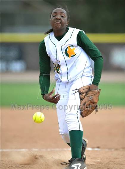 Thumbnail 2 in Cajon vs. Murrieta Valley (Michelle Carew Classic) photogallery.