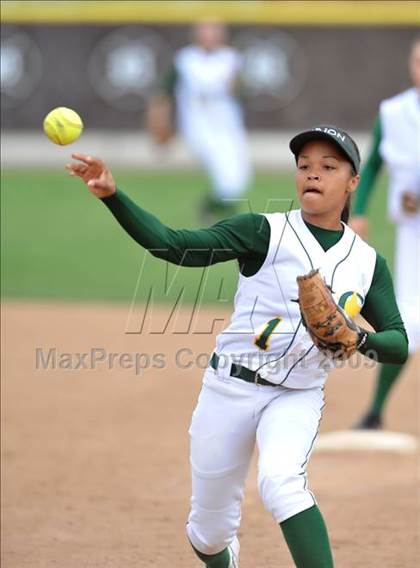Thumbnail 1 in Cajon vs. Murrieta Valley (Michelle Carew Classic) photogallery.