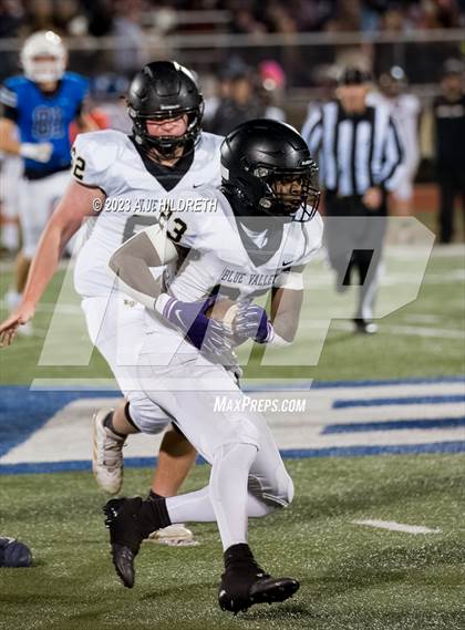Thumbnail 2 in Gardner-Edgerton vs. Blue Valley (KSHSAA 6A Sub-State) photogallery.
