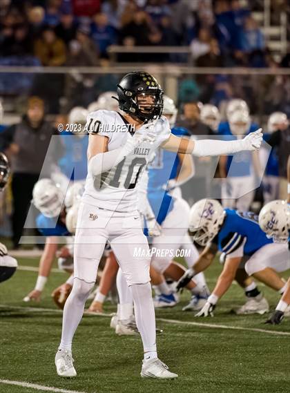 Thumbnail 2 in Gardner-Edgerton vs. Blue Valley (KSHSAA 6A Sub-State) photogallery.