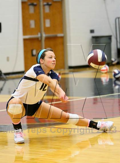 Thumbnail 1 in Aquinas vs. Blue Springs photogallery.